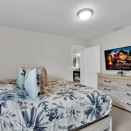 5541 Misty Oak Villa